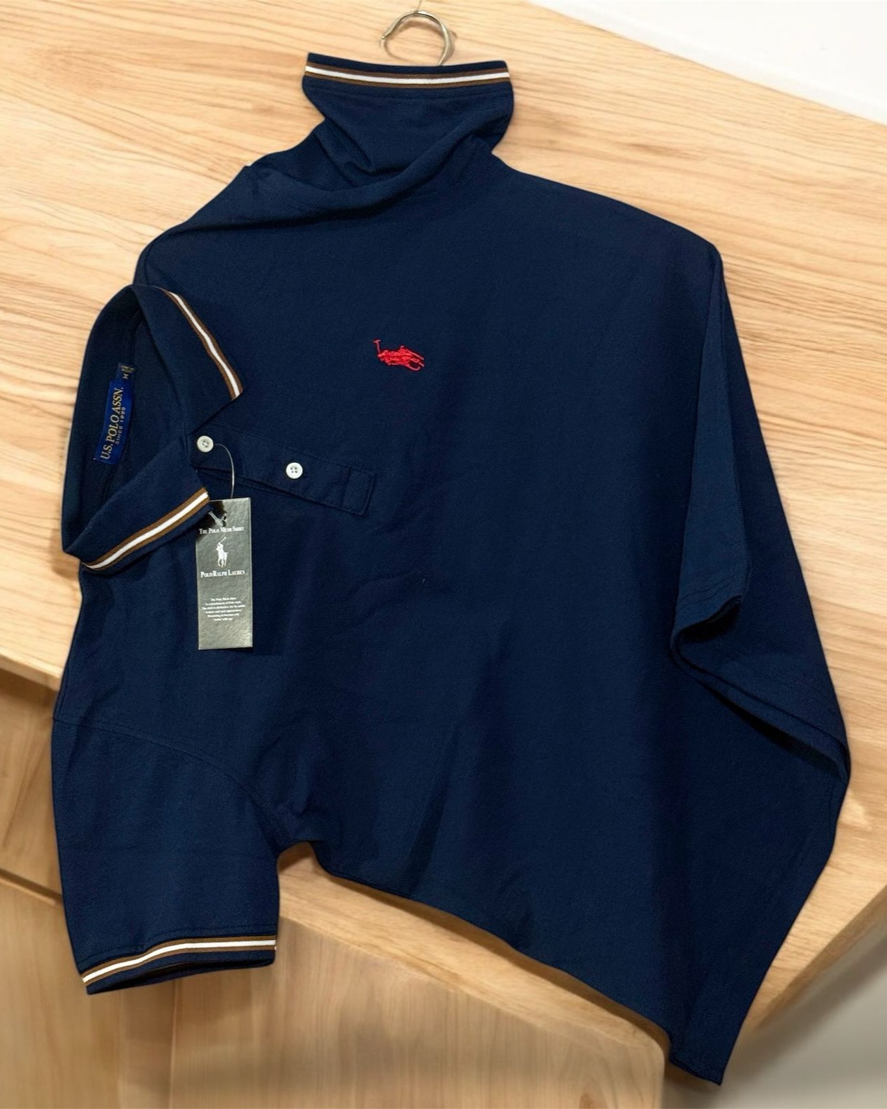 POLO PLAIN COLLOR T SHIRT thumbnail