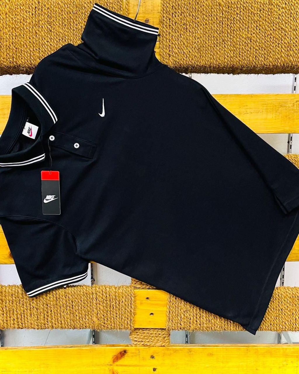 NIKE PLAIN COLLAR T SHIRT
