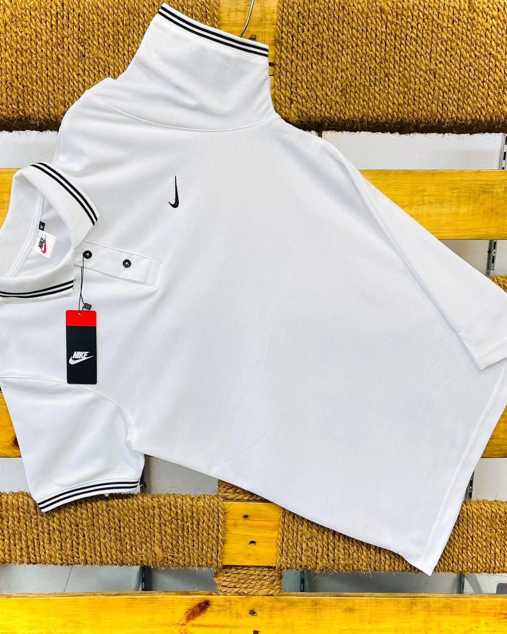 NIKE PLAIN COLLAR T SHIRT thumbnail
