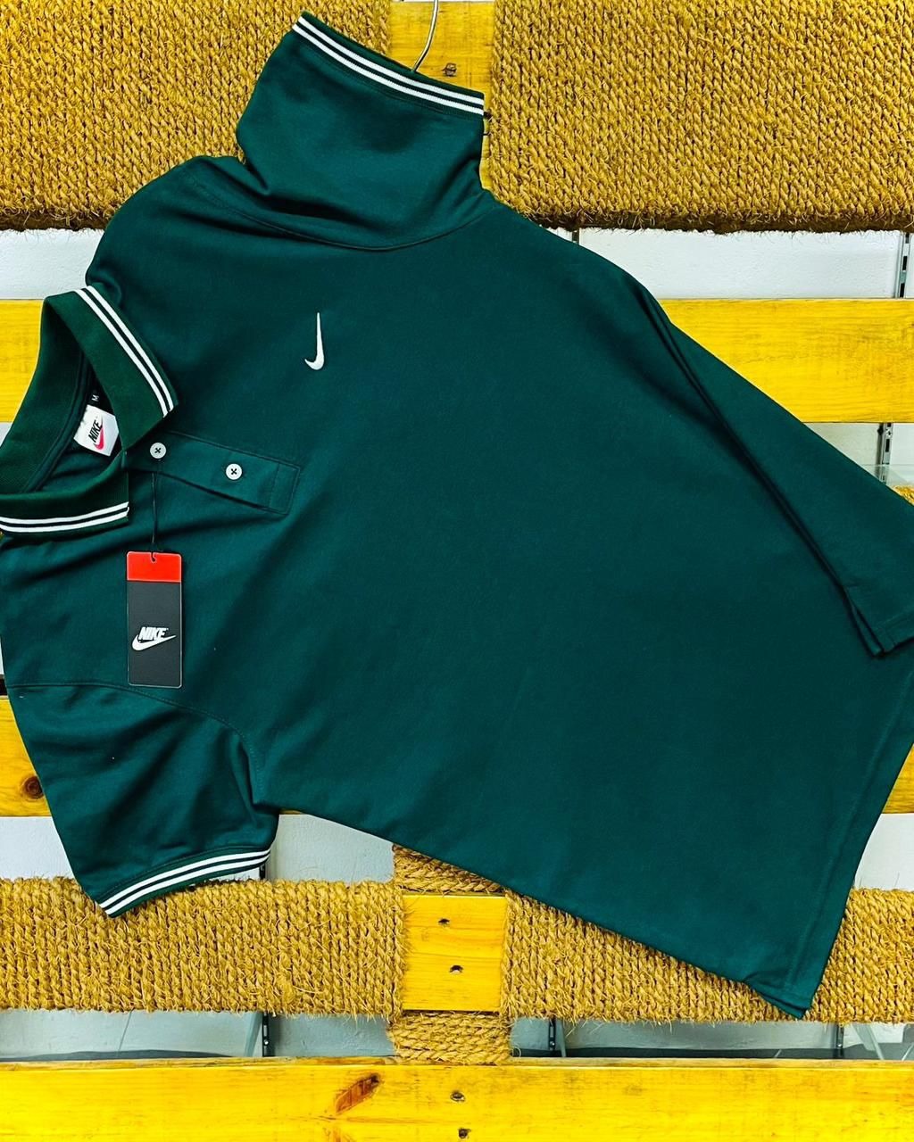 NIKE PLAIN COLLAR T SHIRT thumbnail