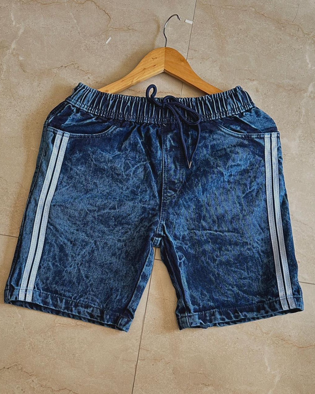 RIB NOMAL ACID WASH DENIM SHORT thumbnail